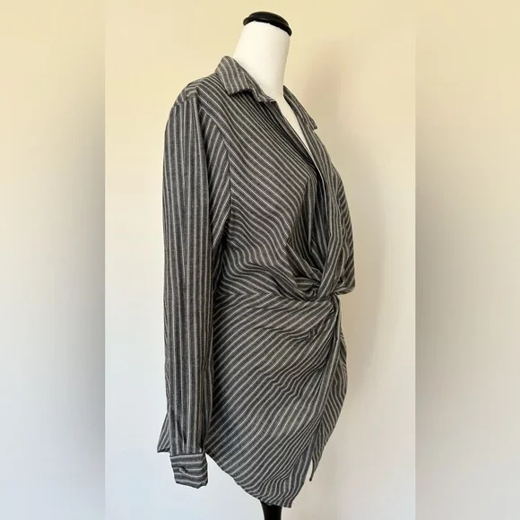 NWOT Atmos&Here Long Sleeve Collared Blouse - Grey w/white stripe - Size 12 AU - Picture 2 of 5